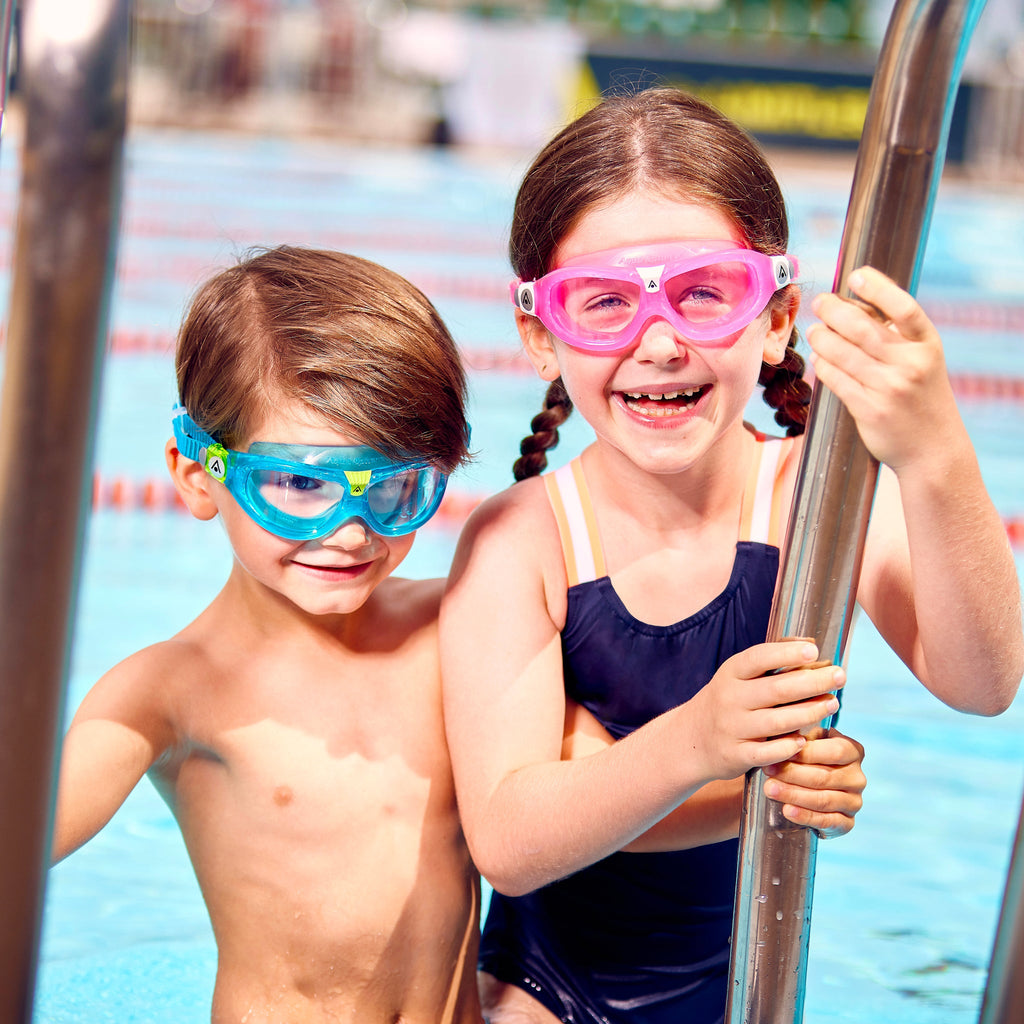 Aquasphere Seal Kid 2 Swimming Goggles with Storage Case