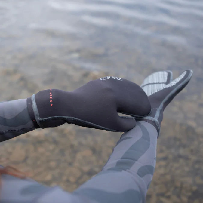Zone3 Thermo Tech Warmth Swim Mitts